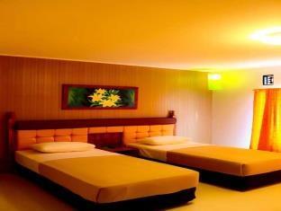 Hotel Indra Djaya Cisarua Bagian luar foto